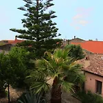 بيت ضيافة Is Scabas Guestrooms 5*