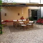 Is Scabas Guestrooms Solarussa
