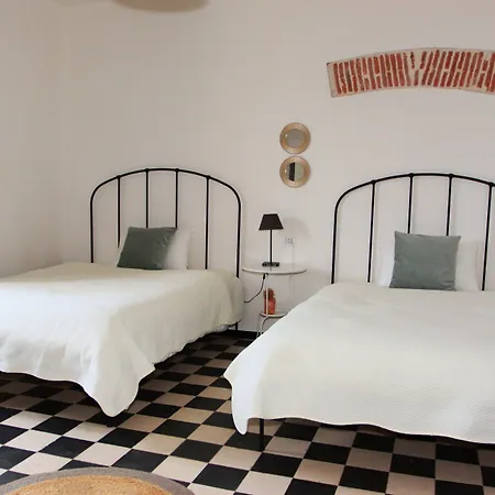 Pensión Is Scabas Guestrooms