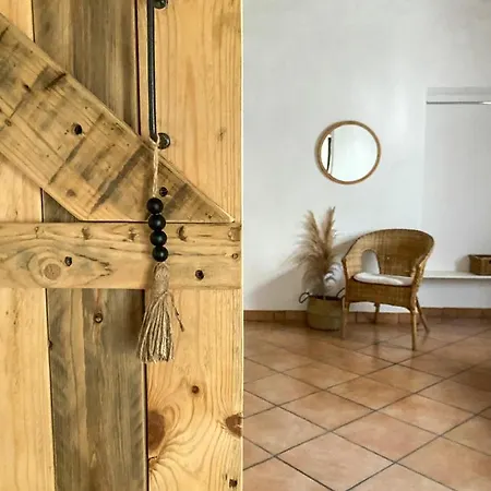 Is Scabas Guestrooms Гостевой дом Solarussa