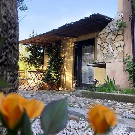 Is Scabas Guestrooms Гостевой дом 4*