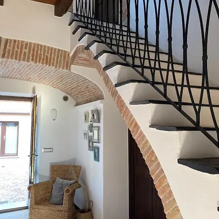 Is Scabas Guestrooms Гостевой дом Solarussa