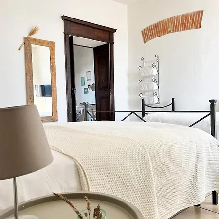Is Scabas Guestrooms * Solarussa
