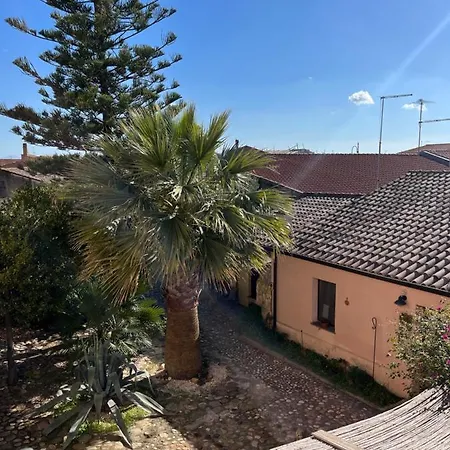 Pensjonat Is Scabas Guestrooms Solarussa
