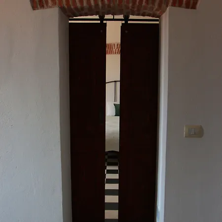 Is Scabas Guestrooms بيت ضيافة Solarussa