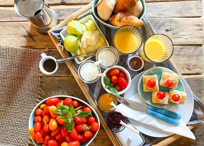 Is Scabas Guestrooms ゲストハウス Solarussa