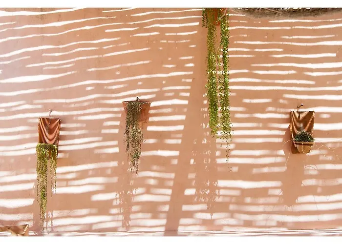 Is Scabas Guestrooms ゲストハウス Solarussa