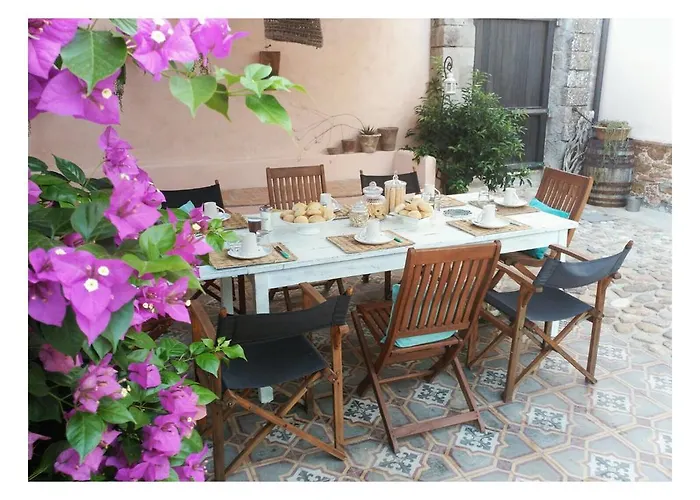 ゲストハウス Is Scabas Guestrooms